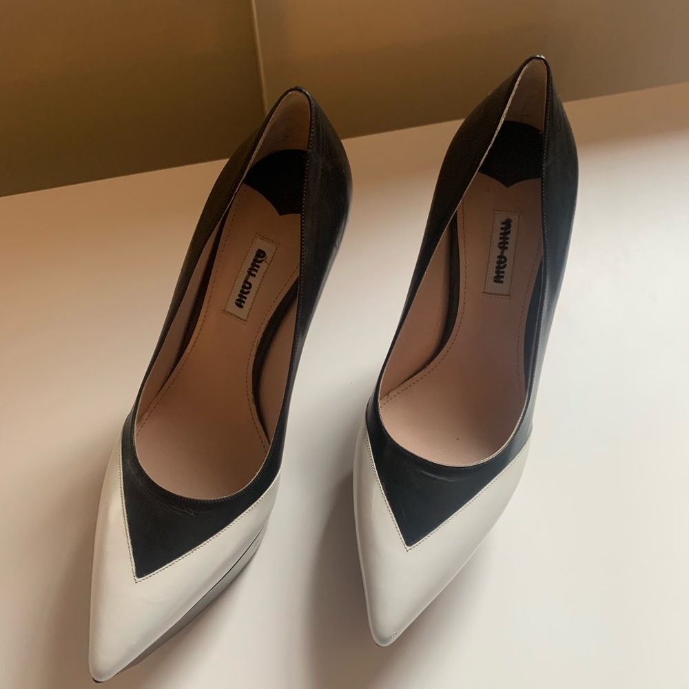 Miu Miu black & white platform pumps - Picture 3 of 6